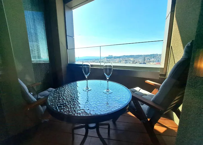 Prestigious Sky Park Apartment - Top City View - Traveller Awards 2024
