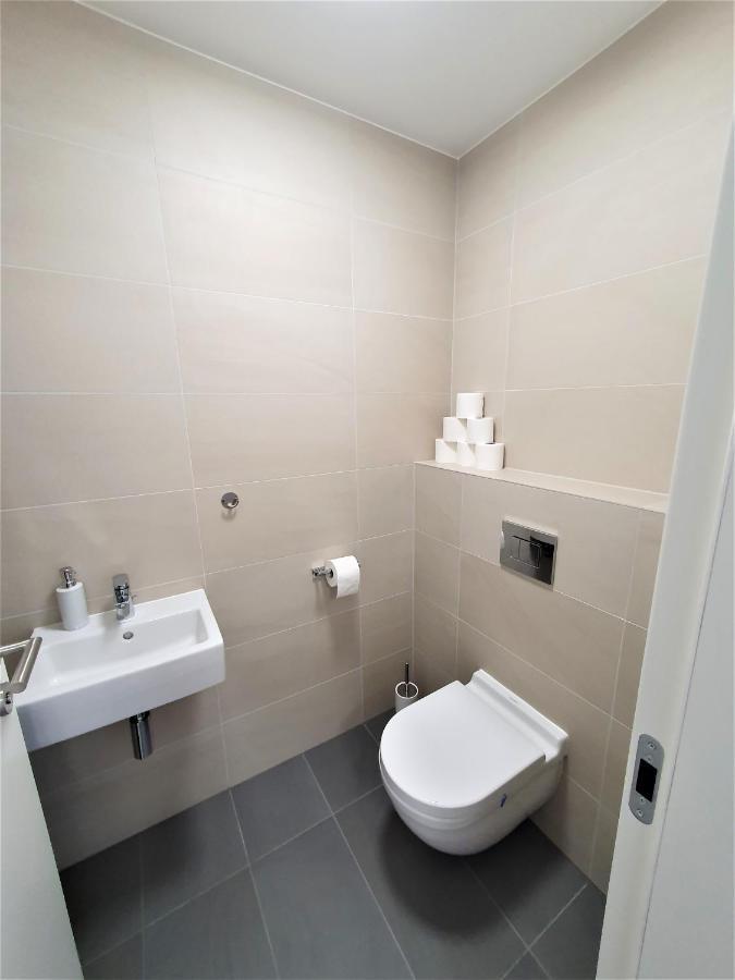 Prestigious Sky Park - View - Traveller Awards 2024 Apartament Bratysława